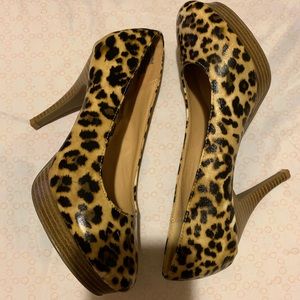 Kenneth Cole Reaction Leopard Print Leather Pumps